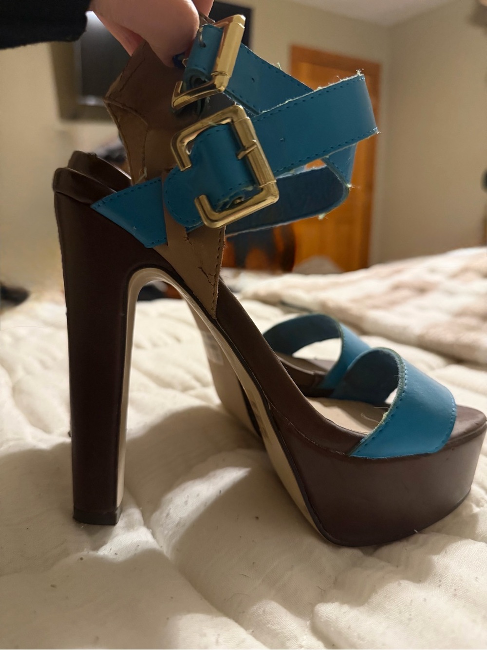 Vintage Strappy Buckle High Heel Platform Sandals in Blue and Brown - Women's 7